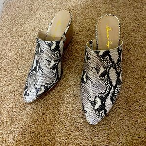 American rag mules. Vegan snake skin size 71/2